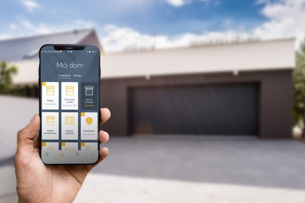 Inteligentne sterowanie bramą garażową za pomocą systemu Somfy